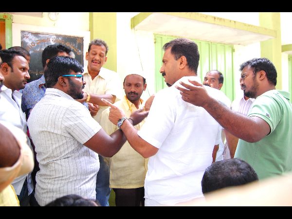 తెలుగు తమ్ముళ్ల రచ్చ