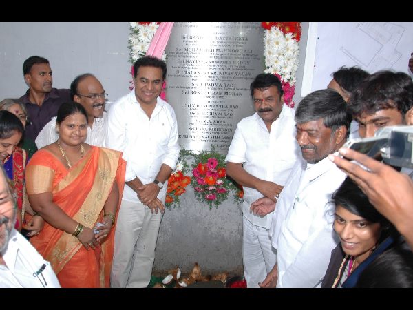 బజార్లలో అక్రమ జంతు వధ చేయొద్దు: కేటీఆర్