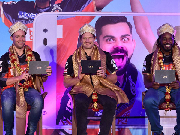 ఫైనల్కు బెంగుళూరు: డివిలియిర్స్ విధ్వంసకర బ్యాటింగ్