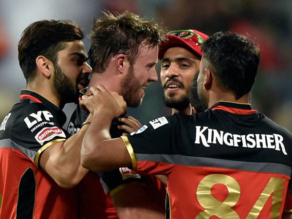 ఫైనల్కు బెంగుళూరు: డివిలియిర్స్ విధ్వంసకర బ్యాటింగ్