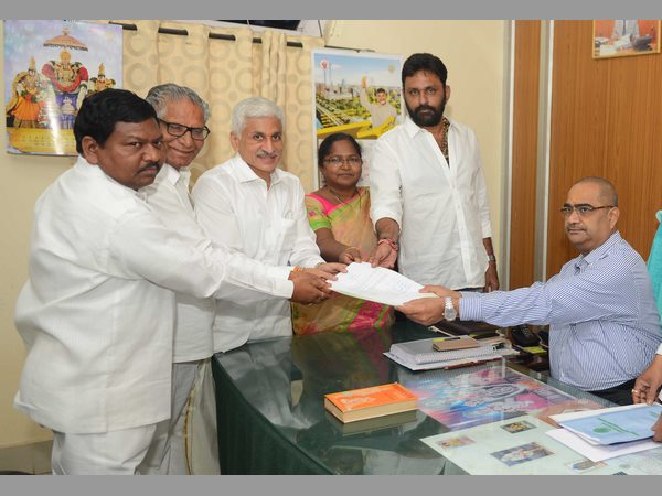 జగన్కు ప్రకాశం షాక్: టీడీపీలోకి మరో ఇద్దరు