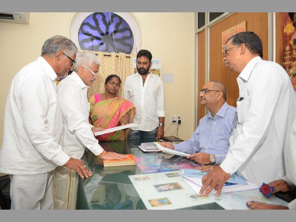 జగన్కు ప్రకాశం షాక్: టీడీపీలోకి మరో ఇద్దరు
