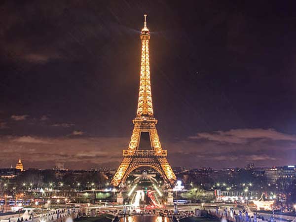 Eiffel Tower to Be Turned Into a Euro 2016 Rental Apartment Eiffel Tower to Be Turned Into a Euro 2016 Rental Apartment