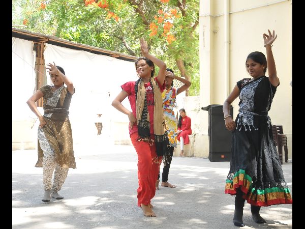 కళాకారుల రిహార్సల్స్