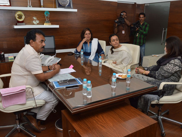 Namrata Shirodkar met Jupally Namrata Shirodkar met Jupally