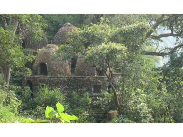 British Couple Roughed Up at Mahesh Yogi's Ashram in Rishikesh British Couple Roughed Up at Mahesh Yogi's Ashram in Rishikesh