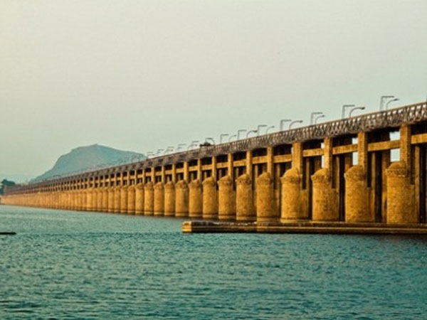 Prakasam barrage will be the icon of ap capital amaravati Prakasam barrage will be the icon of ap capital amaravati
