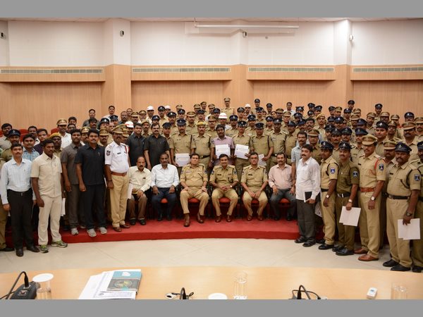 ట్రెండ్ సెట్ చేస్తోన్న సైబరాబాద్ పోలీస్ కమిషనరేట్.. (పిక్చర్స్)