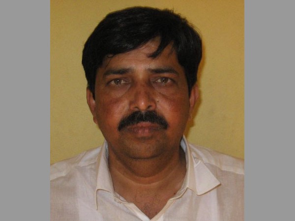 మీడియా ముందుకు దొంగబాబా: రూ. 1.30 కోట్లను శివ ఎలా కొట్టేశాడంటే
