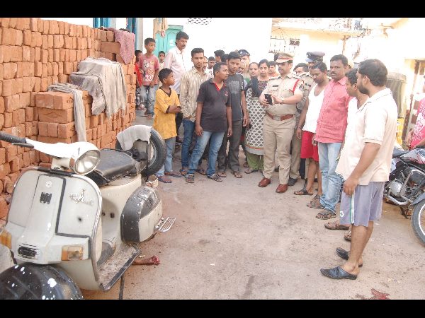 సిలిండర్ పేలి చిన్నారి మృతి: అల్లంత దూరం తెగిపడ్డ చేయి