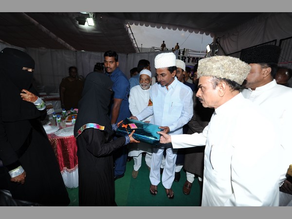 ఇఫ్తార్ విందులో కేసీఆర్