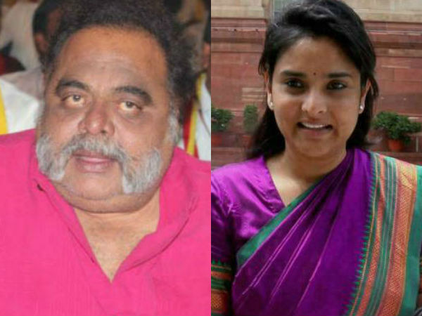 Ramya's inclusion into Karnataka ministry will worsen crisis: Congress sources Ramya's inclusion into Karnataka ministry will worsen crisis: Congress sources