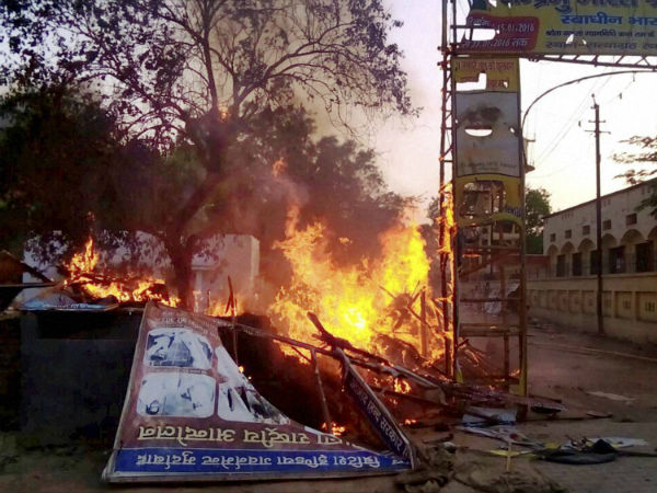 SP among 21 killed in Mathura clash SP among 21 killed in Mathura clash