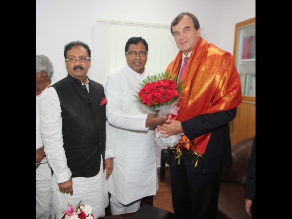 Jana Reddy fires at KCR Government Jana Reddy fires at KCR Government