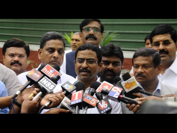 Telangana JAC leaders met Supreme Court chief justice Telangana JAC leaders met Supreme Court chief justice