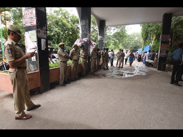 అత్యంత భయంకరంగా ఉండడానికే...
