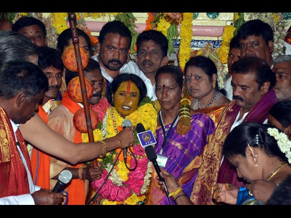 Rangam Bhavishyavani 2016 - Mahankali Bonalu at Secunderabad Rangam Bhavishyavani 2016 - Mahankali Bonalu at Secunderabad
