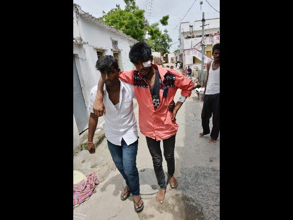 గాయపడిన యువకుడు