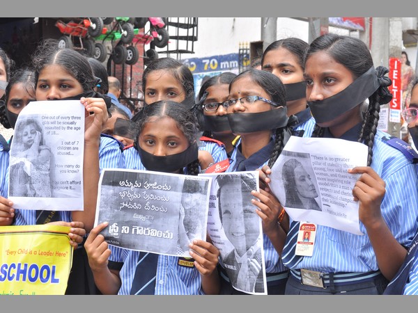 నిందితుడ్ని కఠినంగా శిక్షించాలి