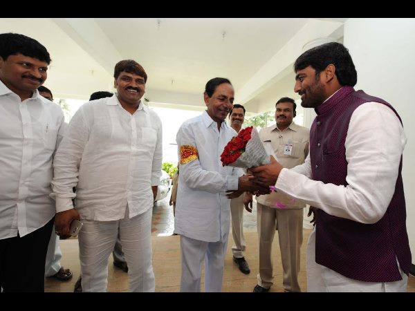 సీఎంతో డిప్యూటీ మేయర్