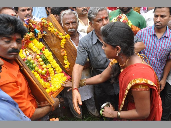 అమ్మవారి ఊరేగింపు