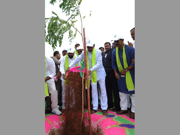 వర్షాలు కొంటే రావు, వనాలు పెంచితే వస్తాయి: హరితహారంలో కేసీఆర్