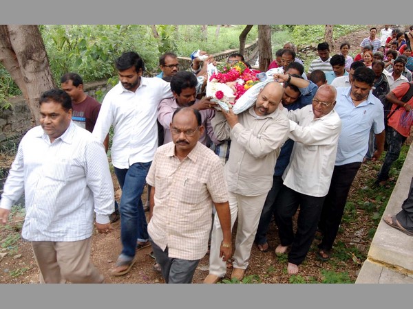 తల్లడిల్లిన తల్లిదండ్రులు