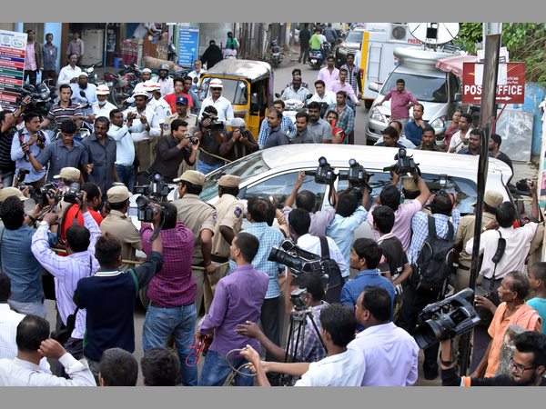 కోర్టుకు ఐఎస్ సానుభూతిపరులు