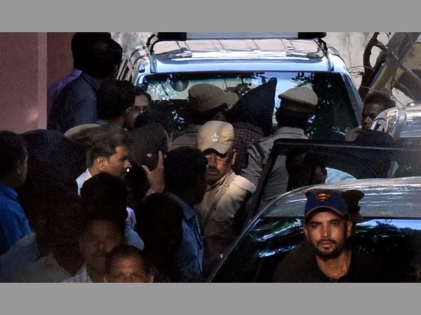 కోర్టుకు ఐఎస్ సానుభూతిపరులు