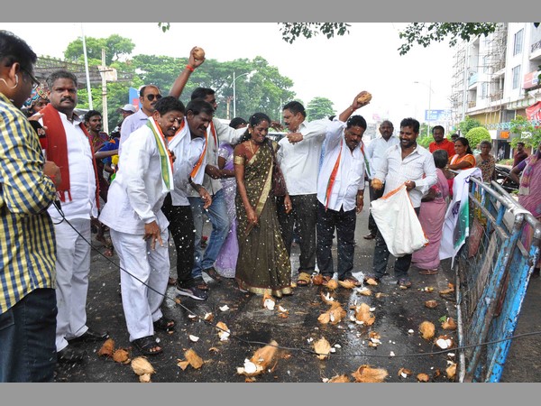 ఒక్క బిల్లుతో ఫేమస్: కేవీపీని 'కబాలి'తో పోల్చిన ఎంపీలు