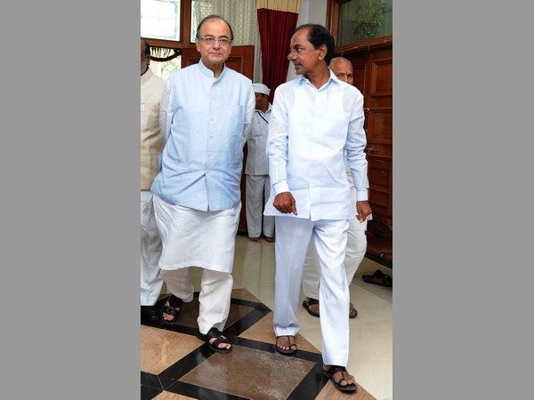 కేసీఆర్ ఇంటికి జైట్లీ