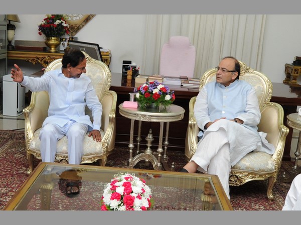 కేసీఆర్ ఇంటికి జైట్లీ