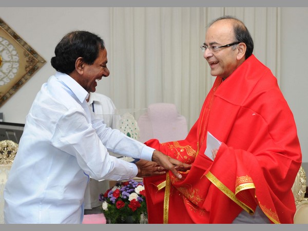 కేసీఆర్ ఇంటికి జైట్లీ