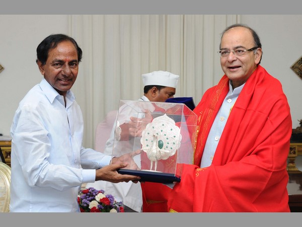 కేసీఆర్ ఇంటికి జైట్లీ
