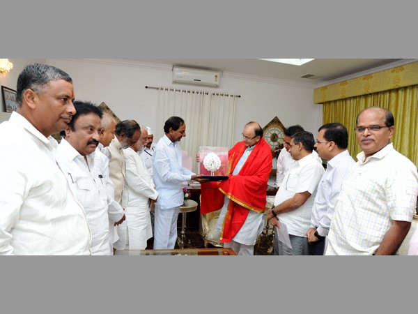 కేసీఆర్ ఇంటికి జైట్లీ