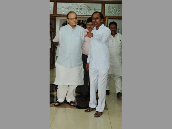 కేసీఆర్ ఇంటికి జైట్లీ