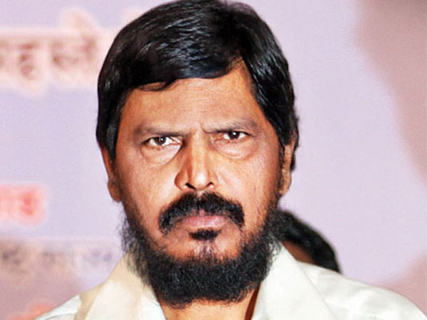 Modi Cabinet reshuffle 2016: Ramdas Athavale forgets to mention his name while taking oath Modi Cabinet reshuffle 2016: Ramdas Athavale forgets to mention his name while taking oath