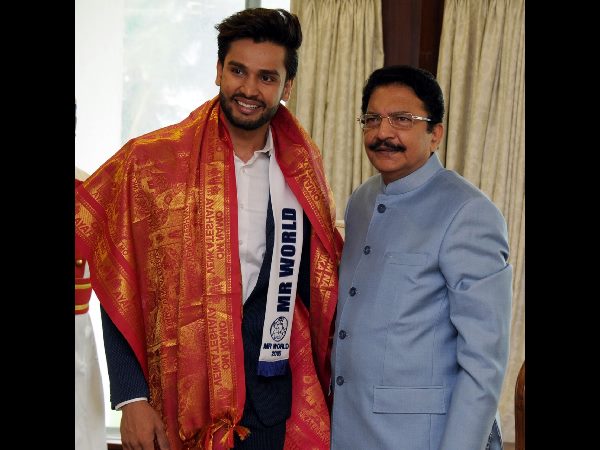 మహారాష్ట్ర గవర్నర్తో మిస్టర్ వరల్డ్ రోహిత్ ఖండేల్వాల్