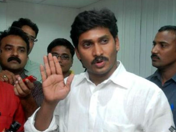 రాజోలు మాజీ ఎమ్మెల్యే కృష్ణంరాజును పరామర్శించిన జగన్