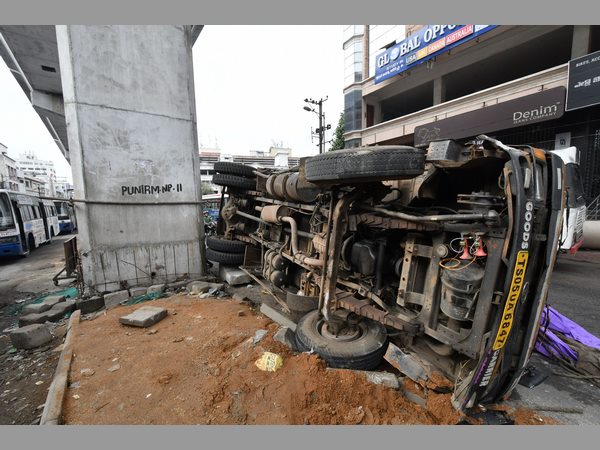 పంజాగుట్ట వద్ద ప్రమాదం