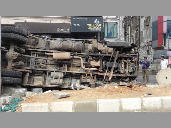 పంజాగుట్ట వద్ద ప్రమాదం