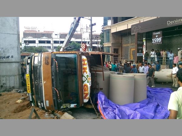 పంజాగుట్ట వద్ద ప్రమాదం