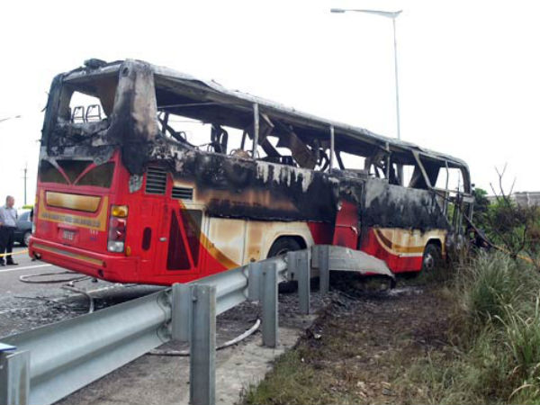 Taiwan tourist bus fire kills all 26 on board Taiwan tourist bus fire kills all 26 on board