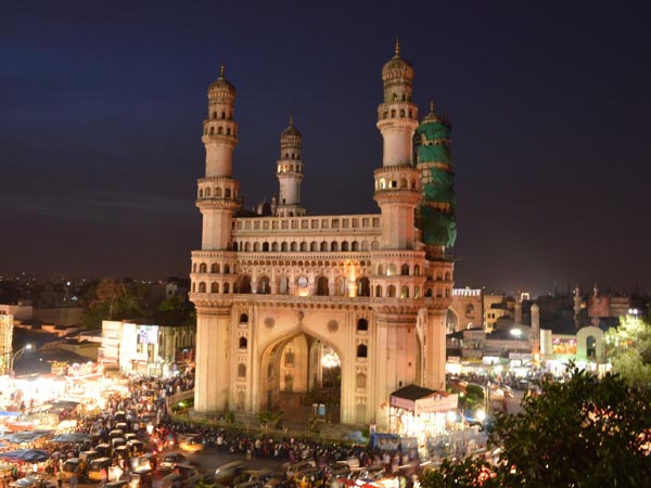 Two ladies robbed Rs 76 thousand at Madapur Two ladies robbed Rs 76 thousand at Madapur
