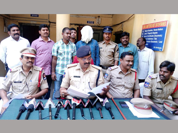 Psuedo police arrested by Kachiguda police in Hyderabad Psuedo police arrested by Kachiguda police in Hyderabad