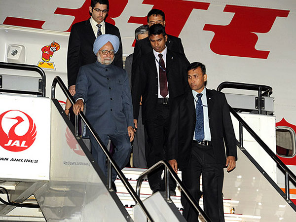 Manmohan Singh's Plane Nearly Crashed During Moscow Landing Manmohan Singh's Plane Nearly Crashed During Moscow Landing