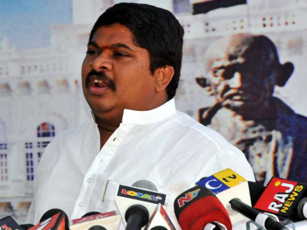 Ponnam Prabhakar says Lagadapati may attempt suicide on that day Ponnam Prabhakar says Lagadapati may attempt suicide on that day
