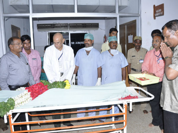 చిరంజీవి అనే పేరుకి సార్థకత: నాలుగు కుటుంబాల్లో దీపం వెలిగించాడు
