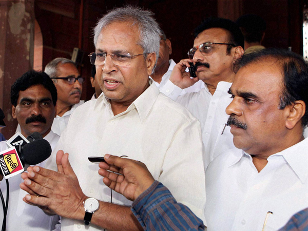 చంద్రబాబు సమన్యాయంపై ఉండవల్లి మండిపాటు