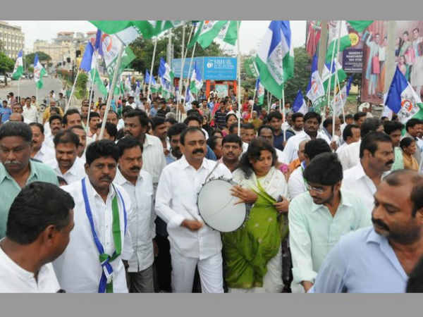 ప్రత్యేక హోదా నిరసన